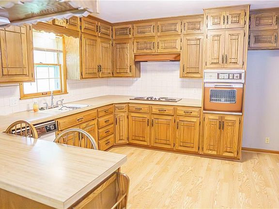 5th image of 3509 S Leslie Ave