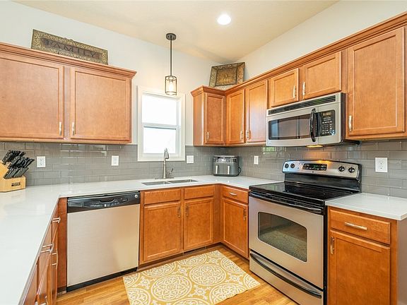 3rd image of 410 SE Sagewood Cir