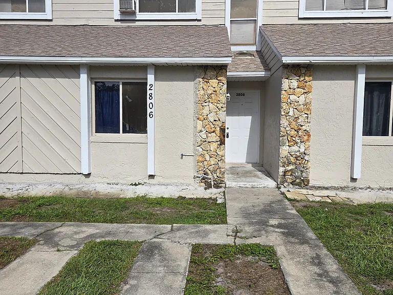2806 Hunt Club Ln — Photo 16