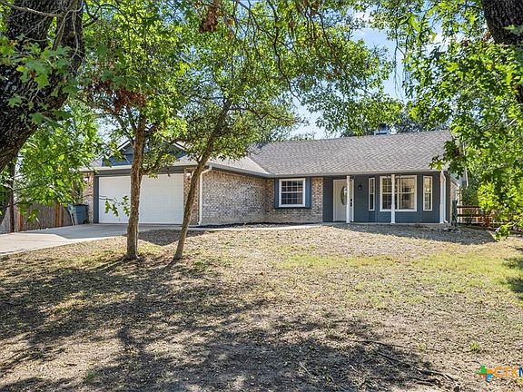 3rd image of 4853 Lakeaire Cir
