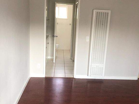 5th image of 11104 Aqua Vista St