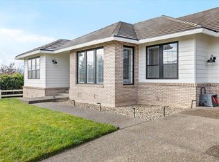 2921 Amblegreen Dr, Medford, OR 97504