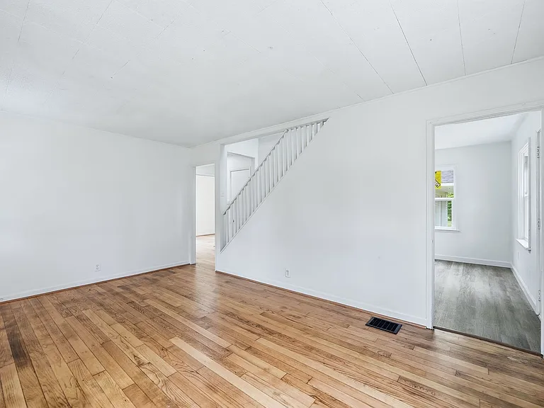 4705 E 35th St — Photo 13