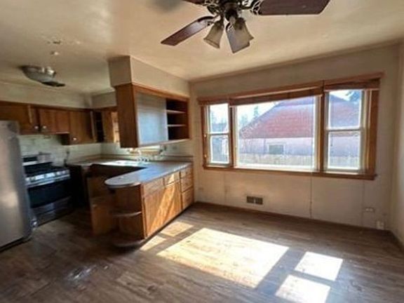 4th image of 4339 Center Ave