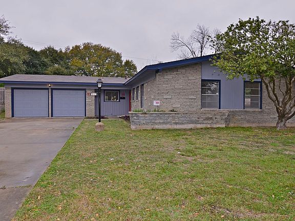 3rd image of 111 Northaven St