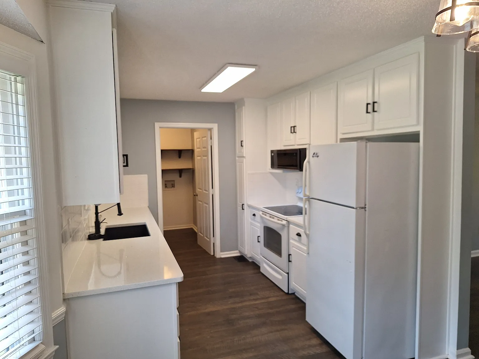 3 bed, 1188 sqft, $2,225 — Photo 4