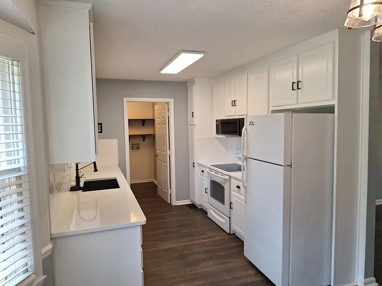 1420 Norton Rd — Photo 4