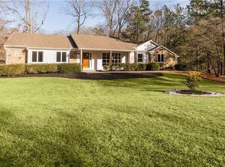 1186 Forest Brook Ct, Marietta, GA 30068