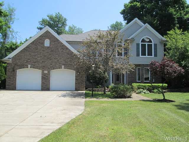 1st image of 265 Lawrence Woods