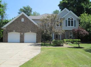 265 Lawrence Woods, Orchard Park, NY 14127