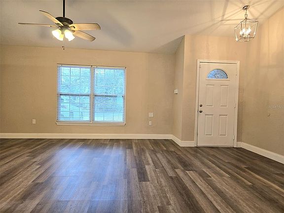 5th image of 326 Colonade Ct