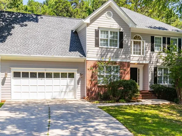 749 Sunny Field Ln, Lawrenceville, GA 30043