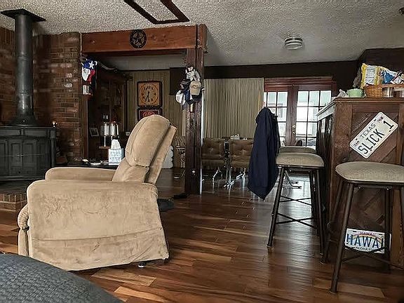 3rd image of 1119 Springwood Dr