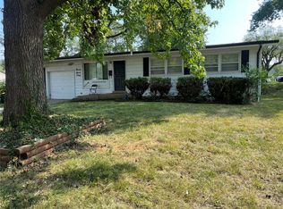 9740 Calumet Dr, Saint Louis, MO 63137