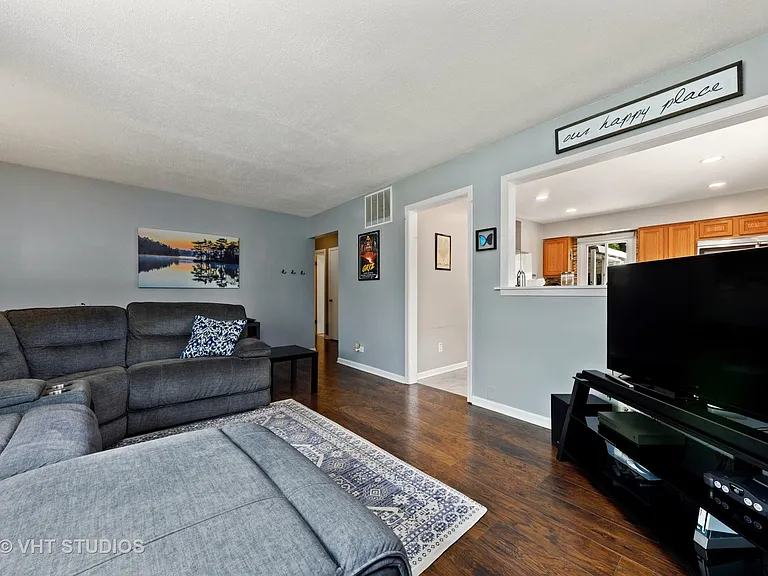 721 N Bierman Ave — Photo 6