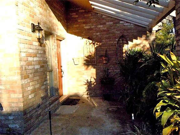 4th image of 3939 Hidden Glen Dr