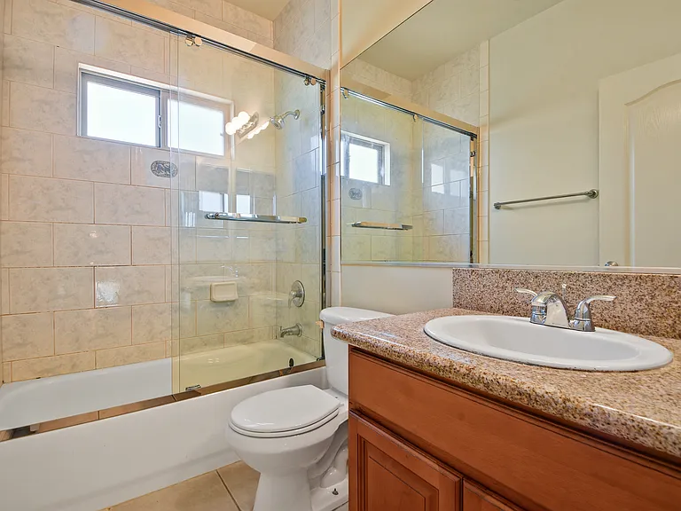 1160 E Grand Ave — Photo 24