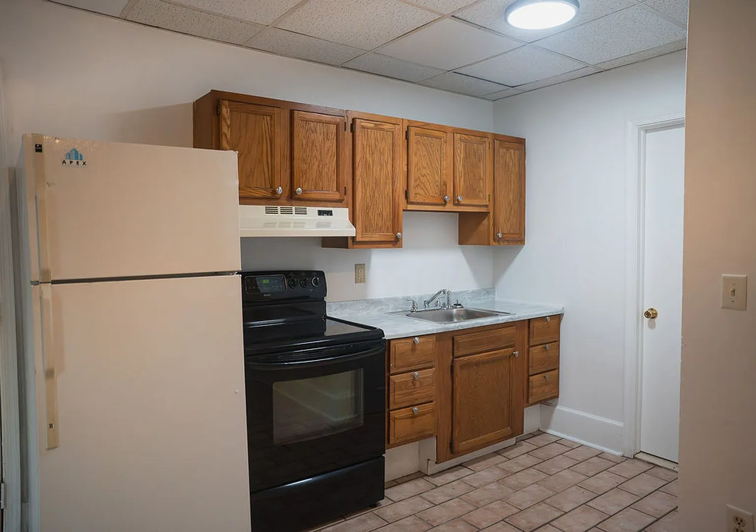 415 Wyandotte Street — Photo 2
