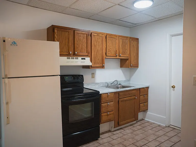 415 Wyandotte Street — Photo 2