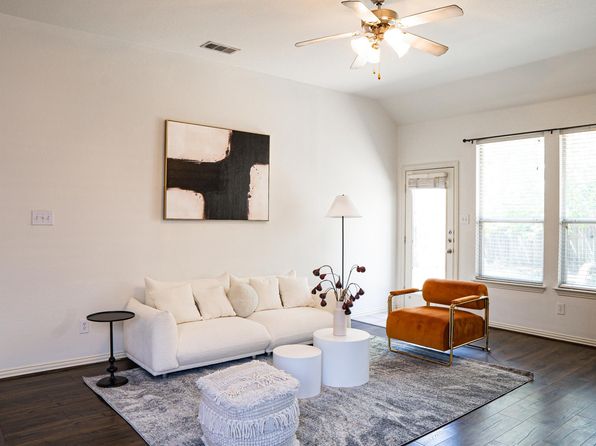 10224 Olivia Dr