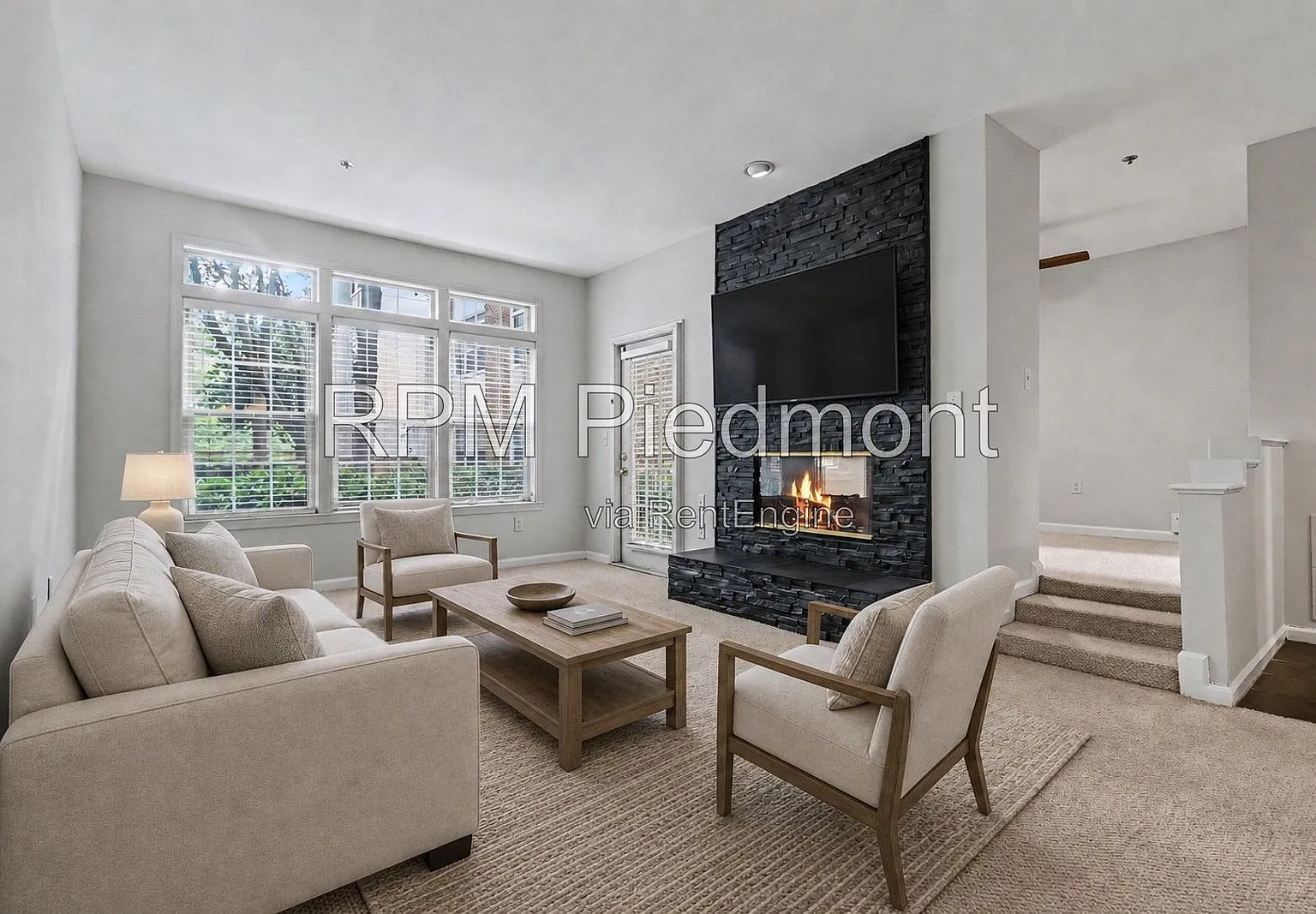 1 bed, 1.0 bath, 894 sqft, $2,000 — Photo 1