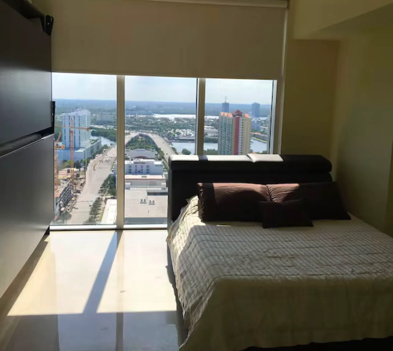 2 bed, 1423 sqft, $6,500 — Photo 1