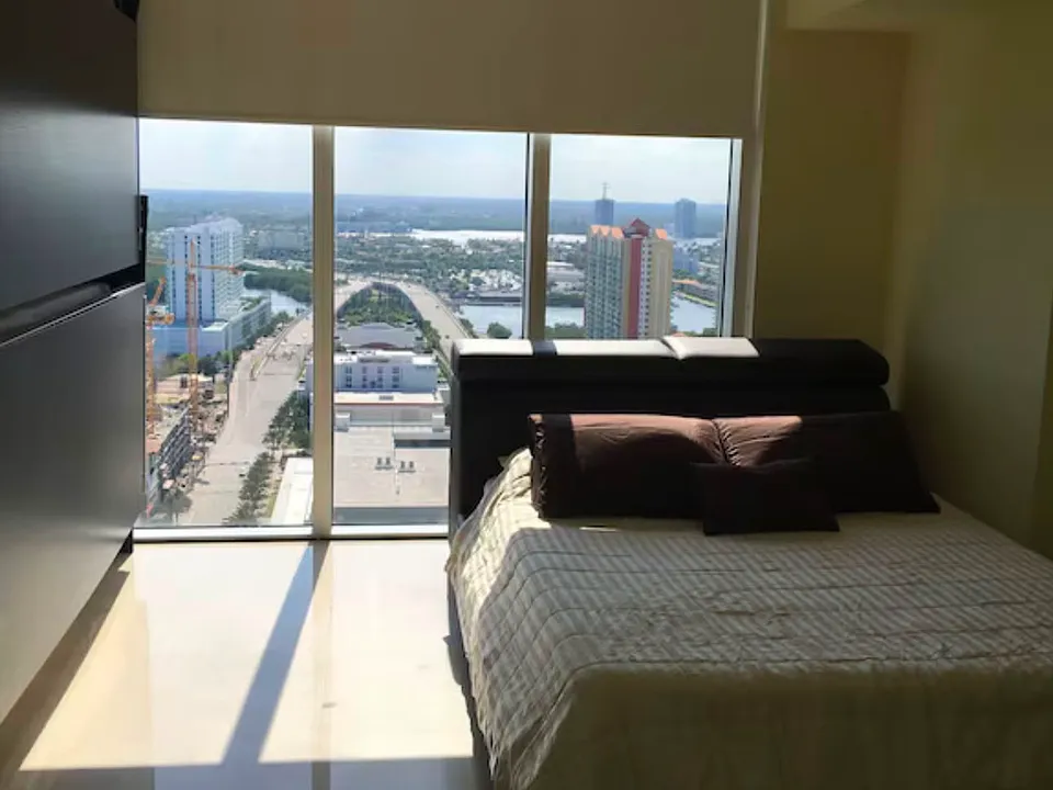 16699 Collins Ave #3108