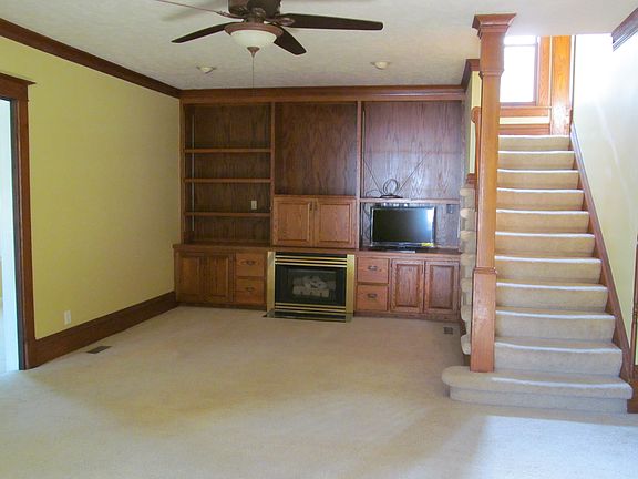 Living Room looking west
