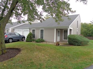 590 Westminster Cir, Roselle, IL