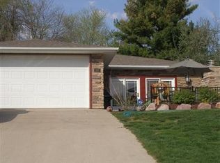 297 Center Point Dr, Montezuma, IA 50171