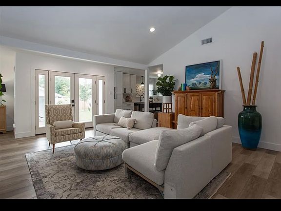 5th image of 3705 Dexter Ave