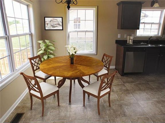 3rd image of 543 Summerhaven Lot 544