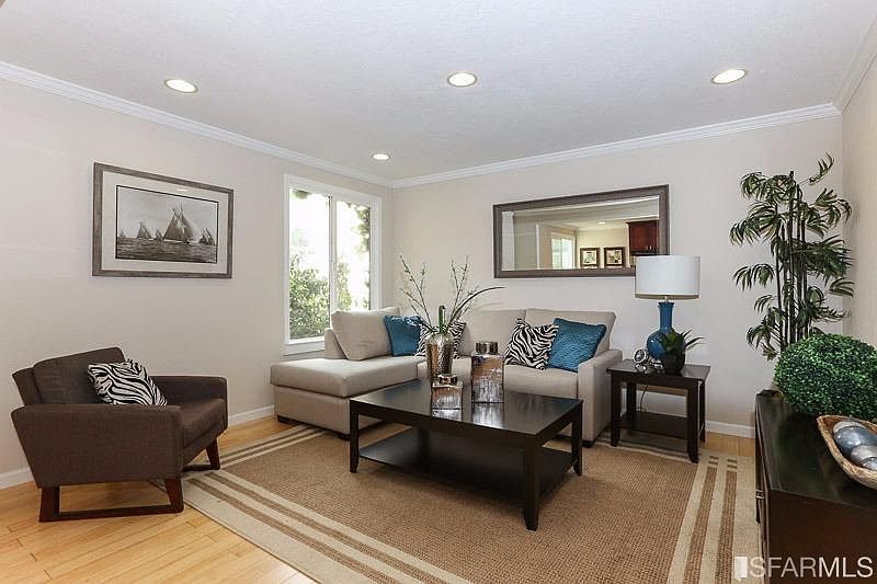 1st image of 18 Esquina Dr
