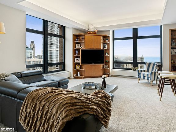4th image of 680 N Lake Shore Dr APT 2700