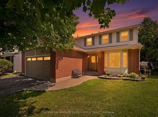 6126 Vineyard Dr, Ottawa, ON K1C 2N6