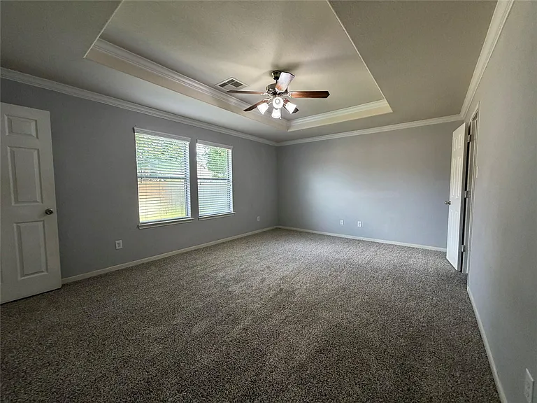 8023 Clover Leaf Dr — Photo 16