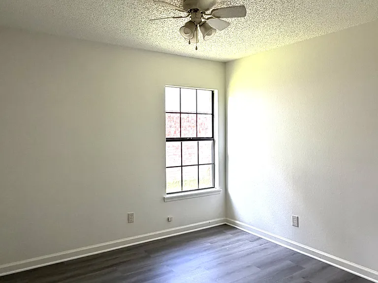 3709 Seville Ln — Photo 10