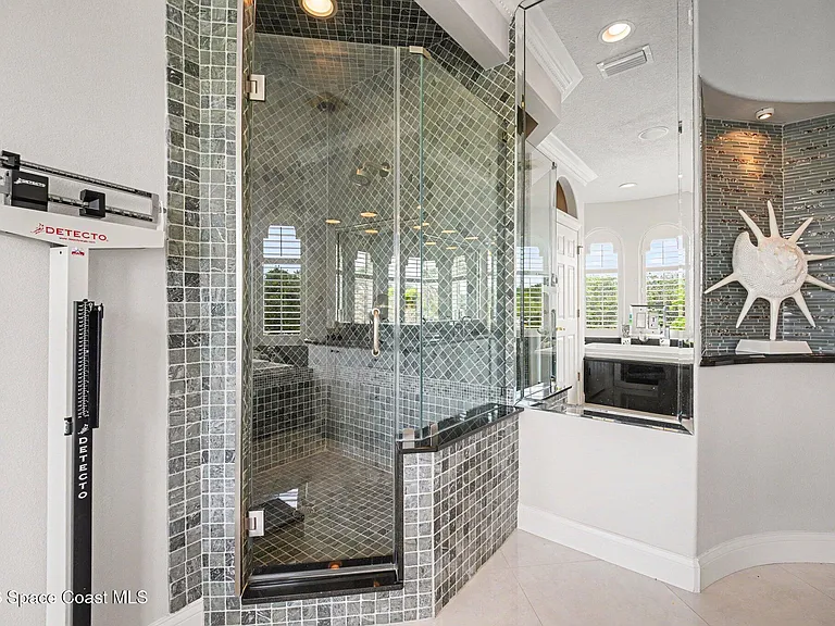 120 Lansing Island Dr — Photo 33