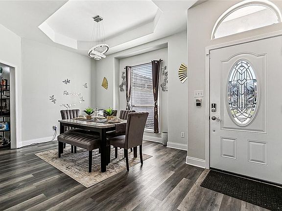 5th image of 2721 Long Branch Dr