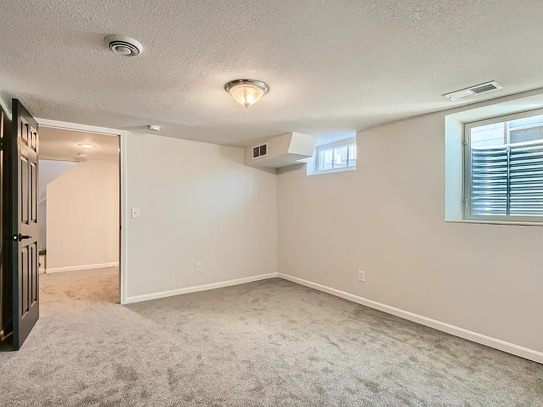 1314 Oxford St — Photo 17