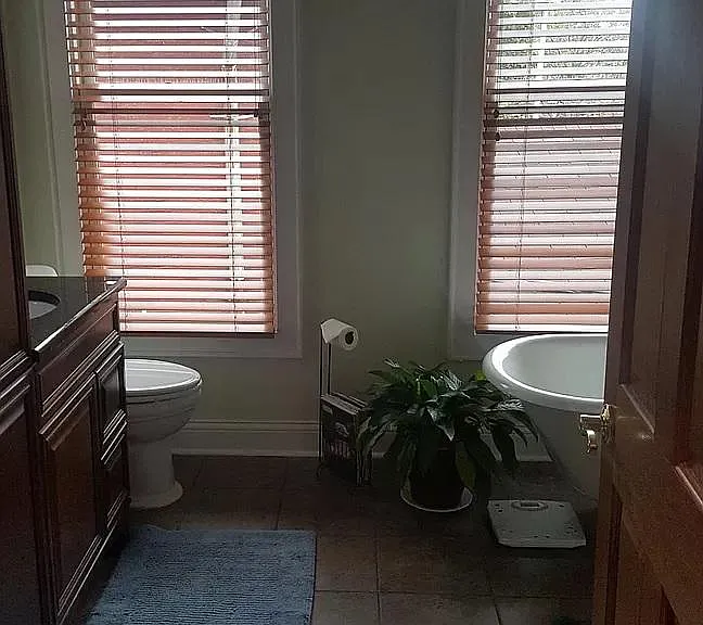 1075 Summit St — Photo 20