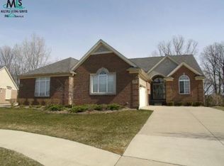 49424 N Glacier, Northville, MI 48168