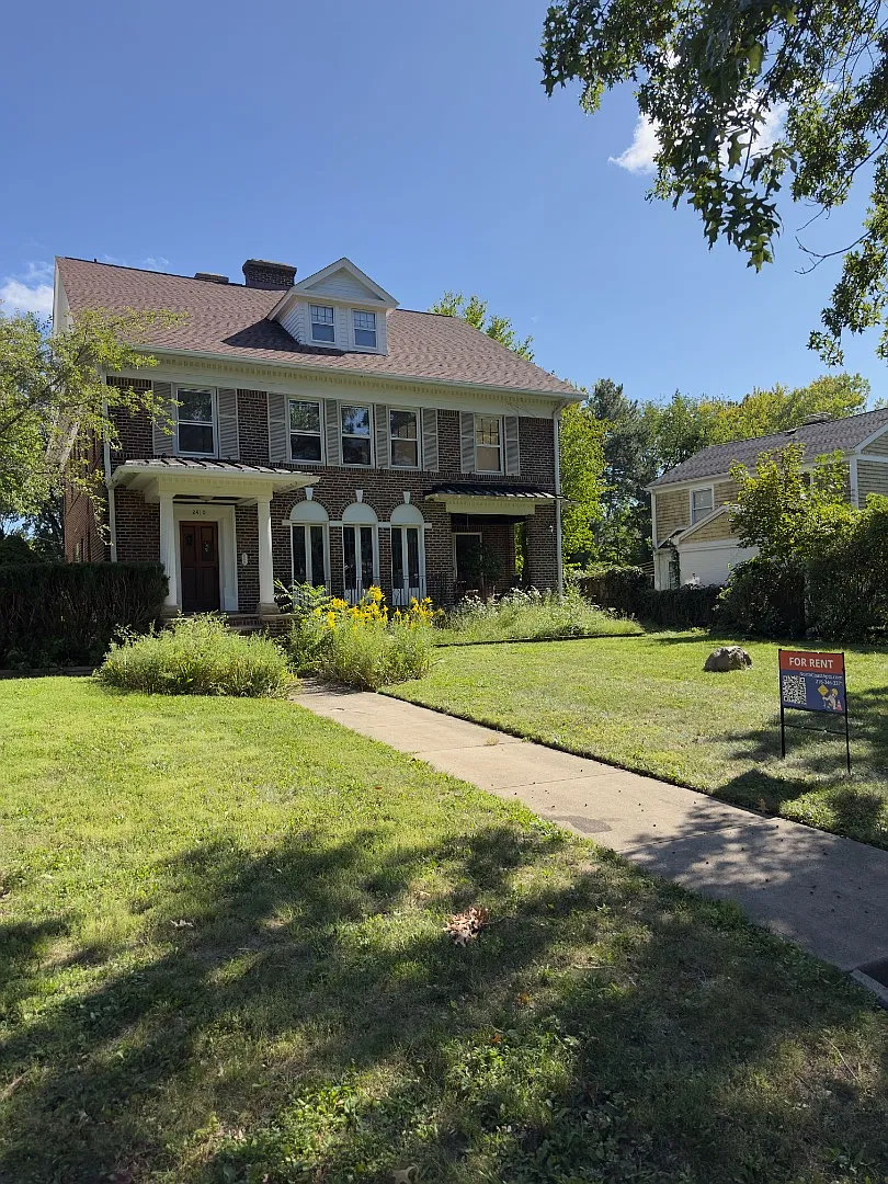 2410 Overlook Rd - 2410-02 — Photo 4