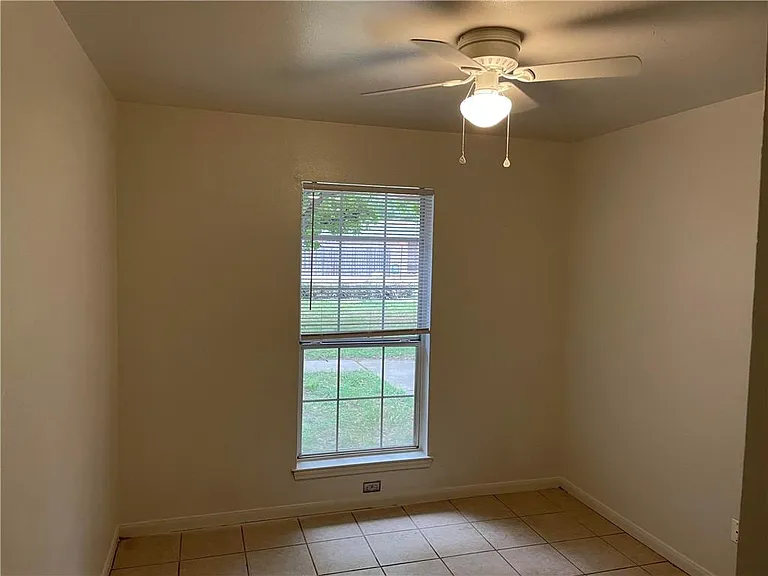 2302 Yaupon Trl — Photo 16