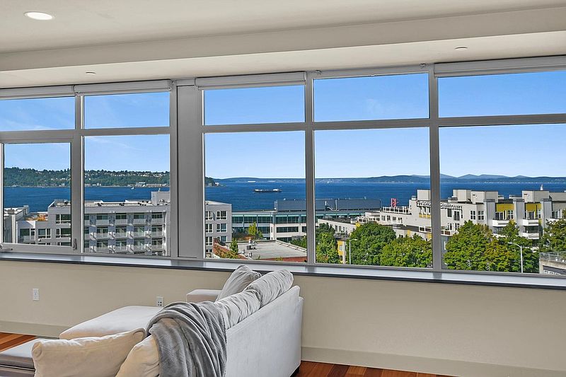 2nd image of 2319 1st Avenue #306