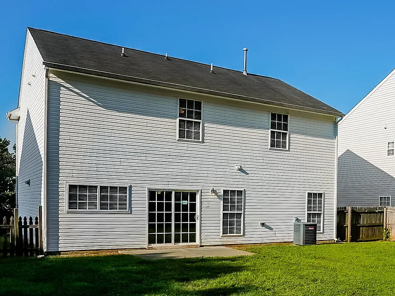 816 Stackhurst Way — Photo 17