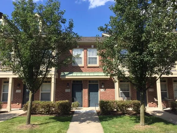 540 Riviera Ct #1, Walled Lake, MI 48390