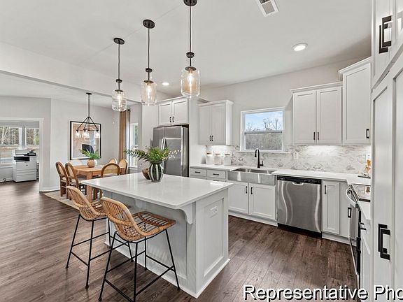 3rd image of 1305 Elizabeth Ave