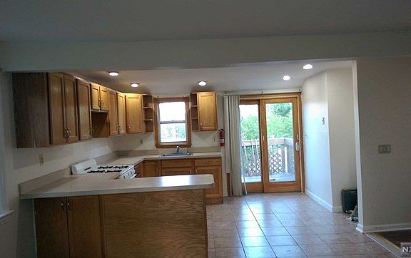 4th image of 216-218 Ivy St
