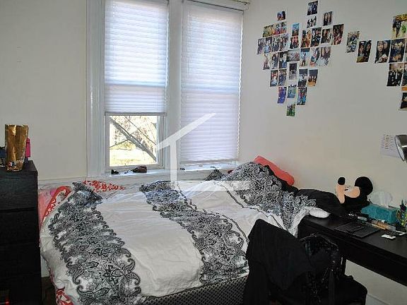 4th image of 60 Egmont St #_03